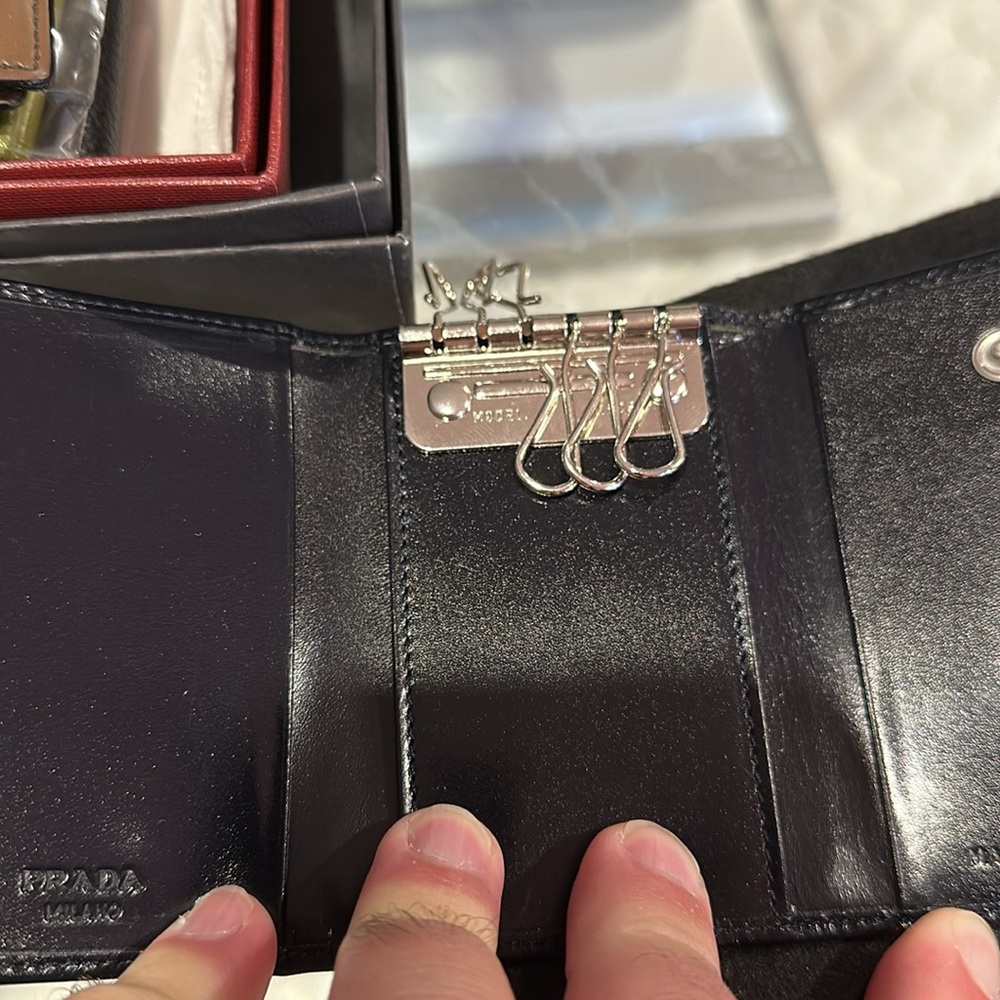 Prada Black Leather key Case with Glossy Finish. NEW - Picture 2 of 6